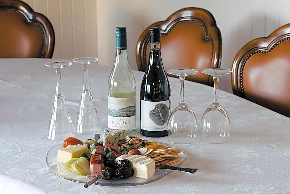 Noah's Stanley Luxury Bed and Breakfast