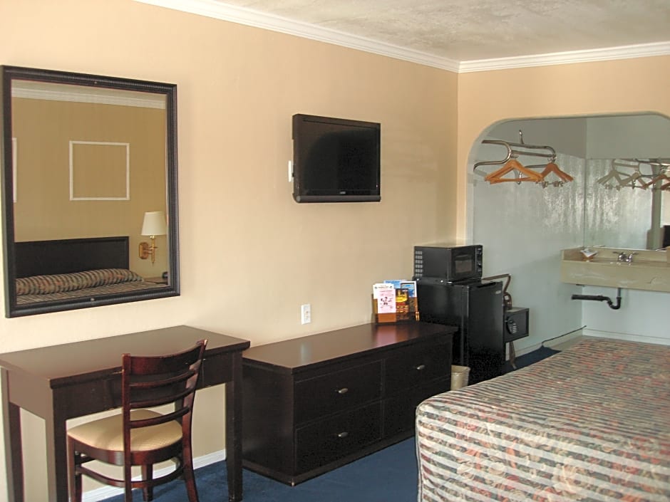 Anaheim Executive Inn & Suites
