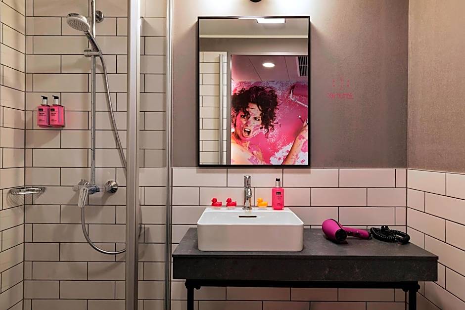 Moxy by Marriott Frankfurt East