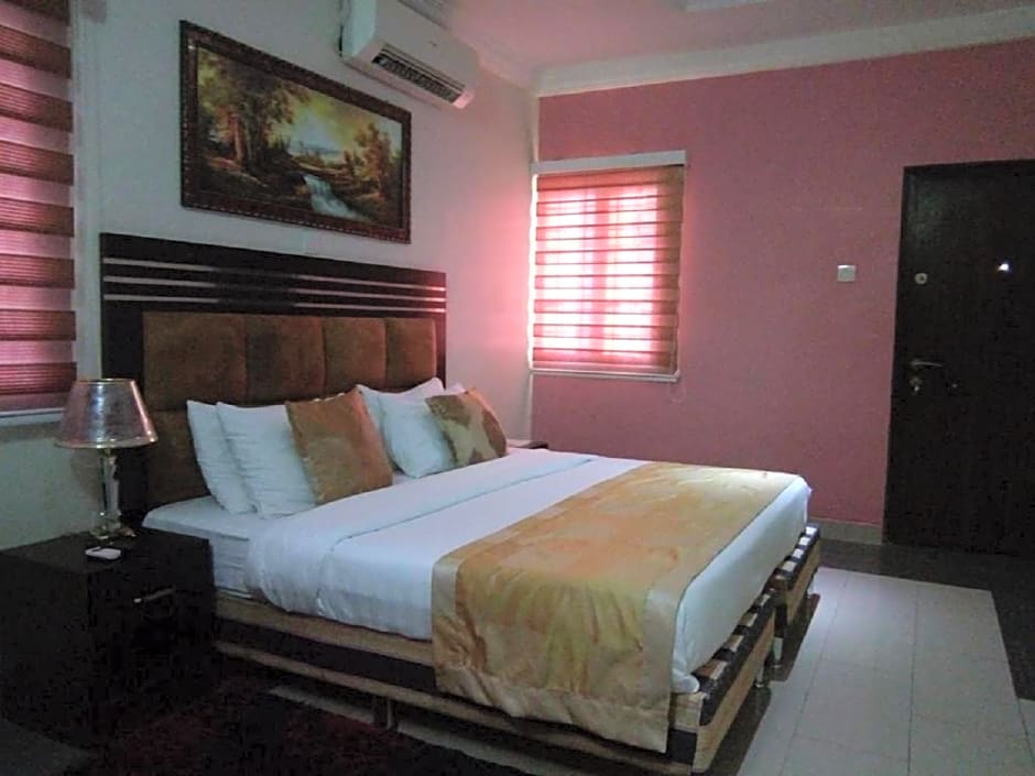 Crown Apartments, Extended Stay Suites