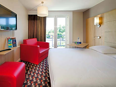 Triple Room with View