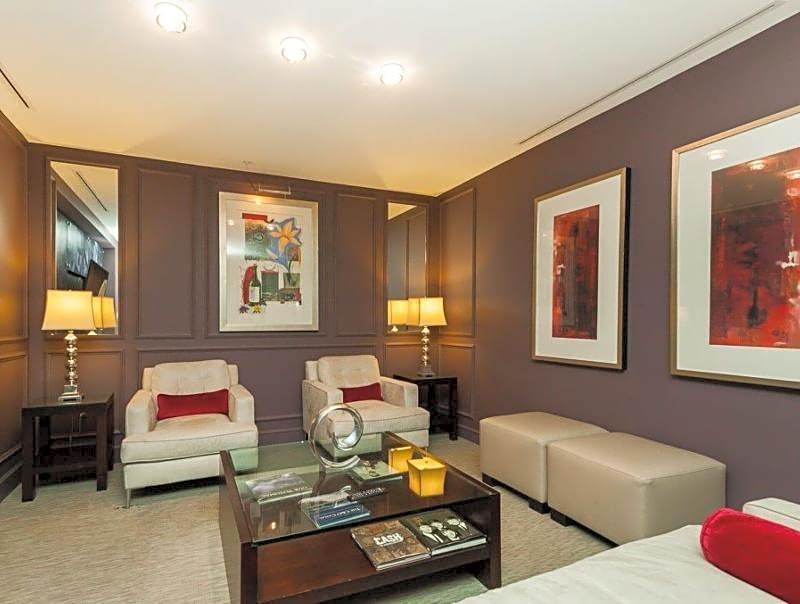 Global Luxury Suites at The White House