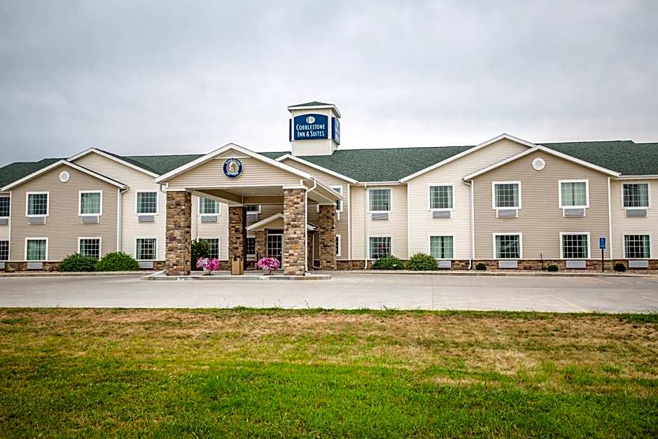 Cobblestone Inn & Suites-Winterset