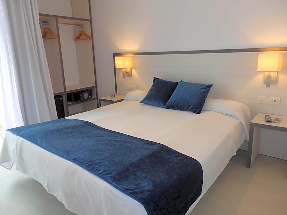 Parrots Sitges Hotel