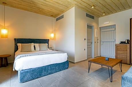 Triple Room with Sea View