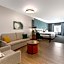 Comfort Suites
