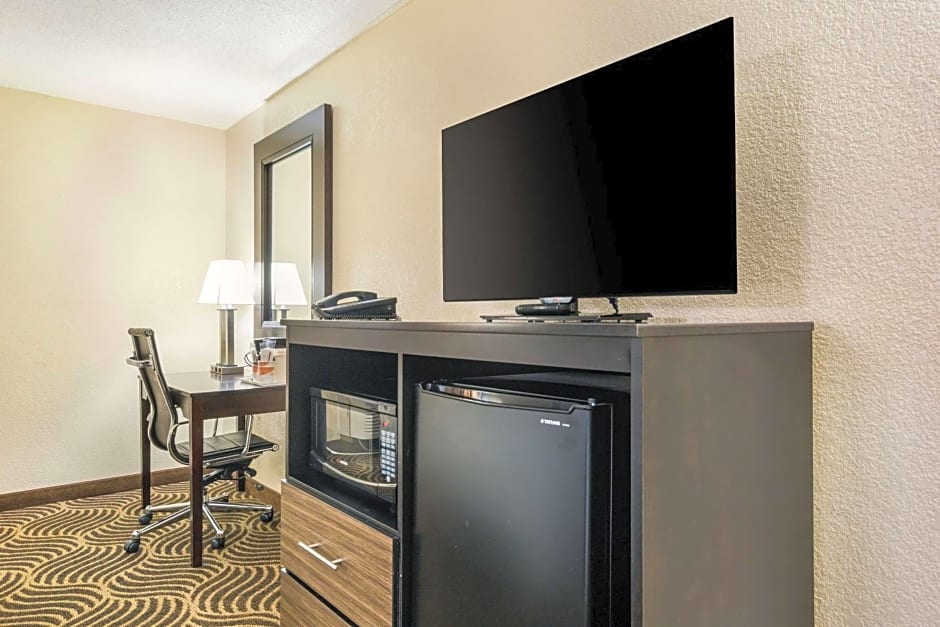 Quality Inn & Suites Florence - Cincinnati South