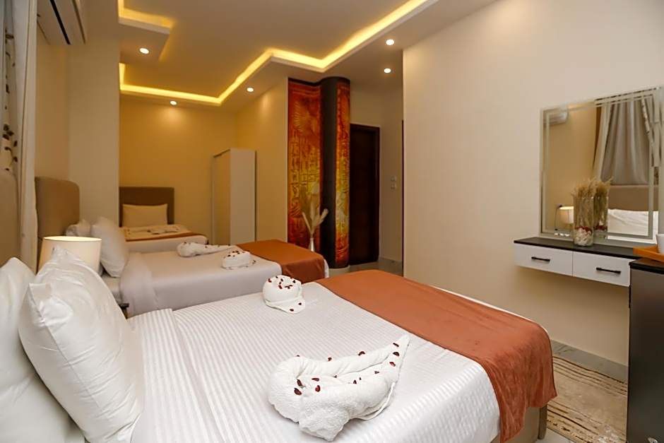 Pyramids Palace INN 5 Minutes from the New Grand Museum