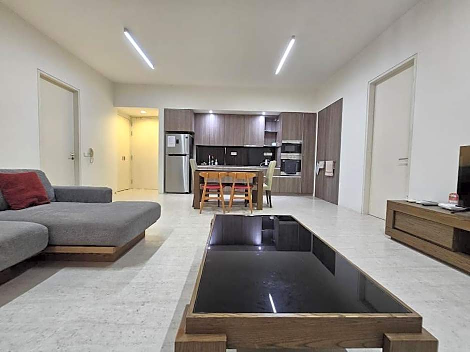 By The Sea Partial Seaview n Mountain View 383