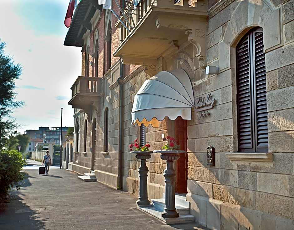 Hotel Navy