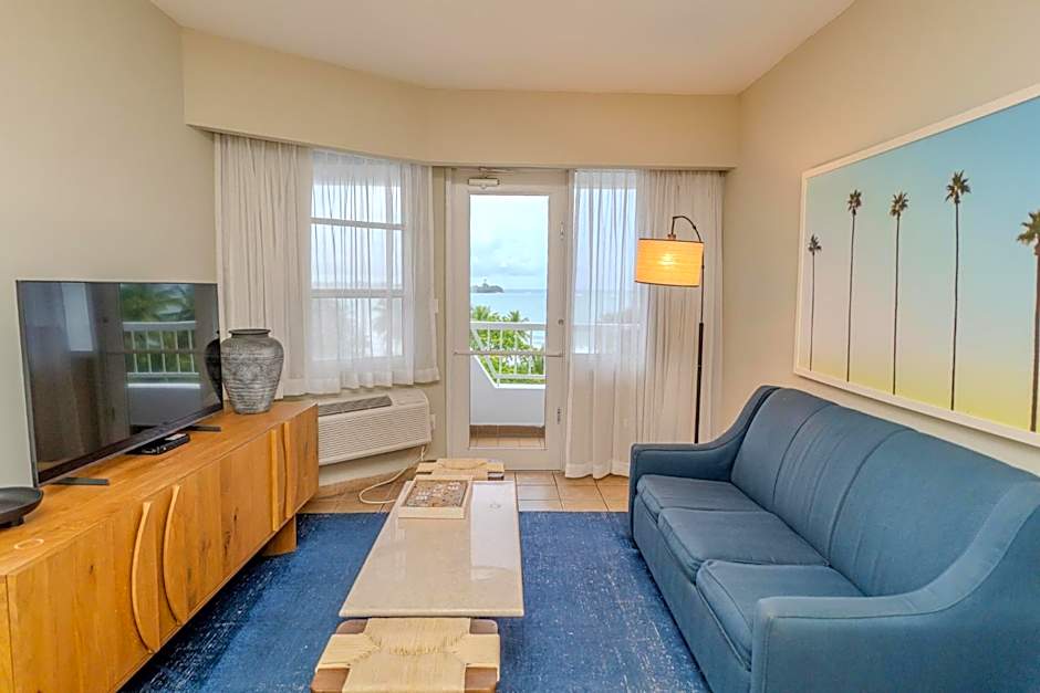 Comfort Inn & Suites Levittown