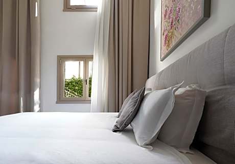 Large 1 Bedroom Apartment with Sofa Bed