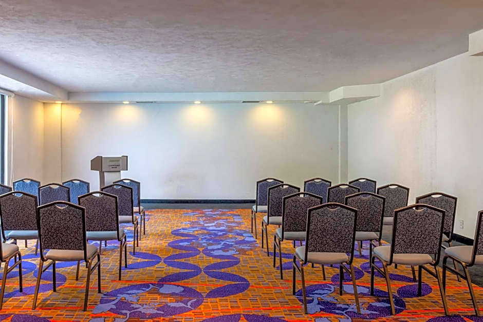 Courtyard by Marriott Toluca Airport