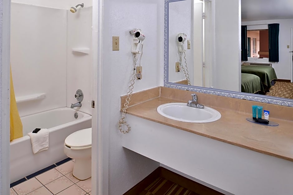 Americas Best Value Inn Clute