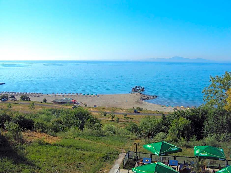 Family Hotel Lazuren Briag