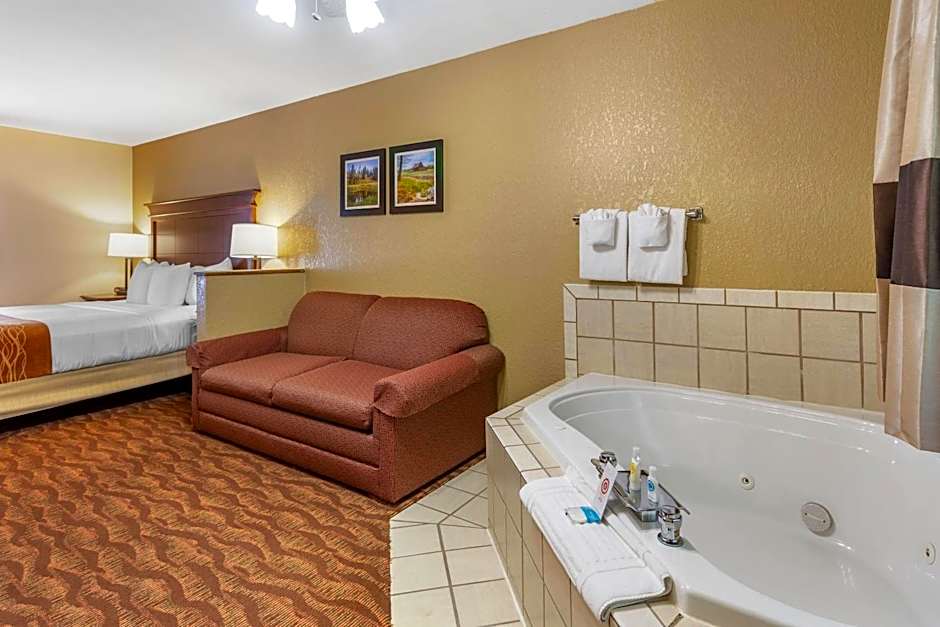 Comfort Inn & Suites Branson Meadows
