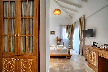 Deluxe Queen Room
