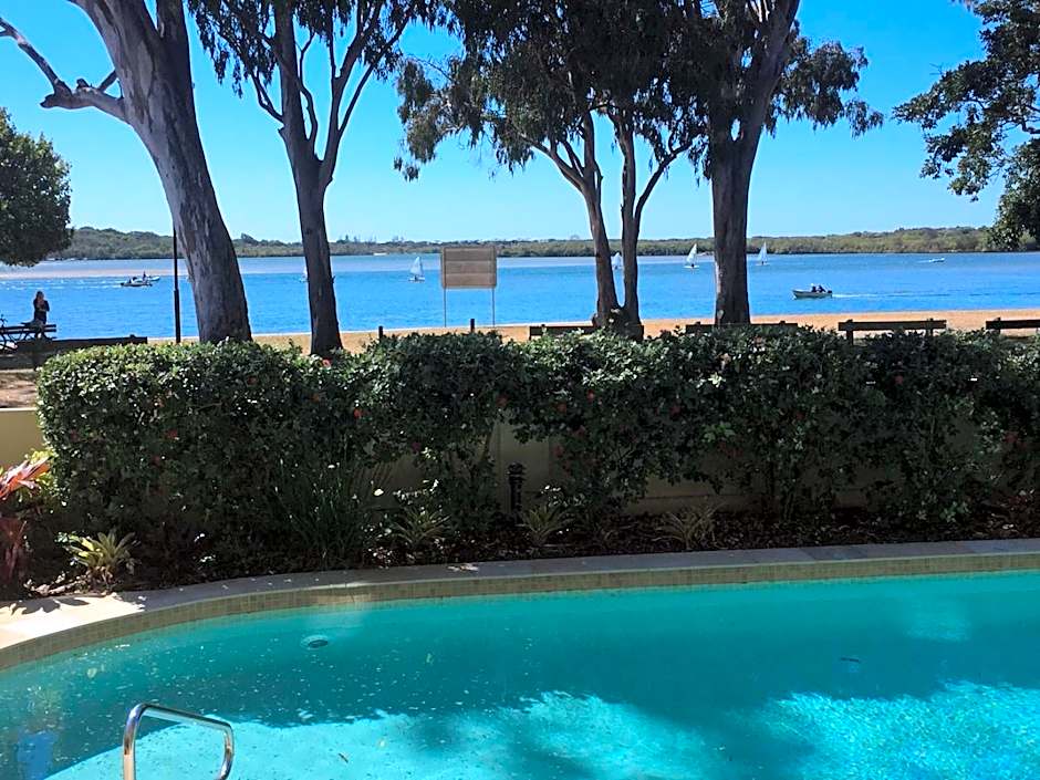 The Esplanade Riverview Holiday Apartments