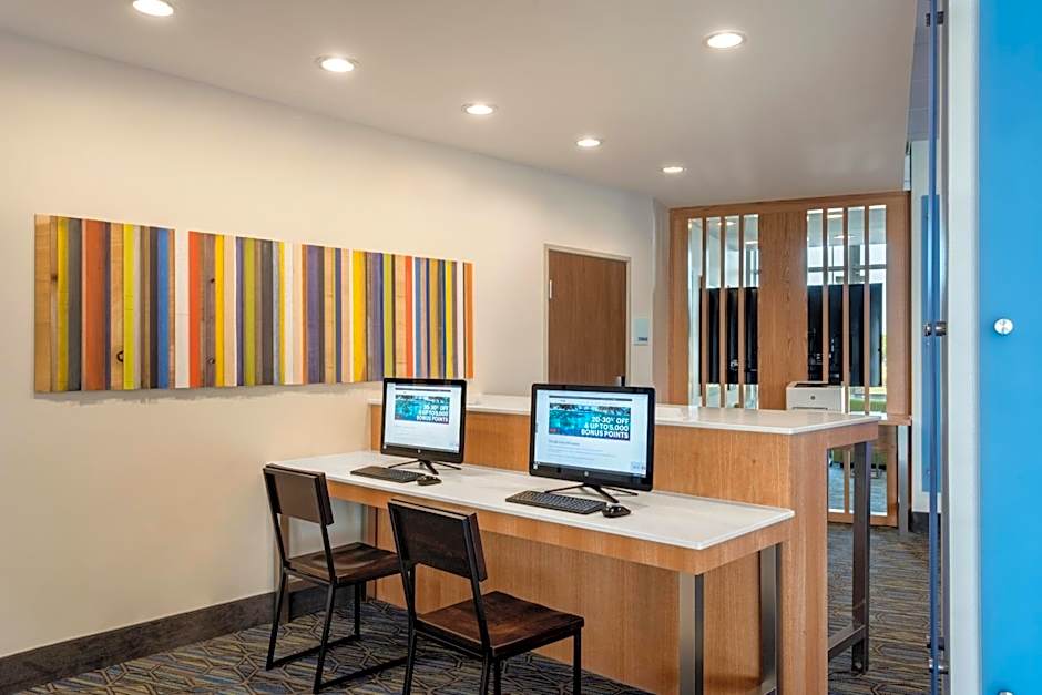 Holiday Inn Express & Suites West Des Moines - Jordan Creek By IHG