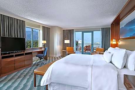 Governor, 1 Bedroom Larger Suite, 1 King, Sofa bed, Balcony