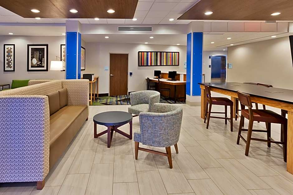 Holiday Inn Express Fayetteville By IHG