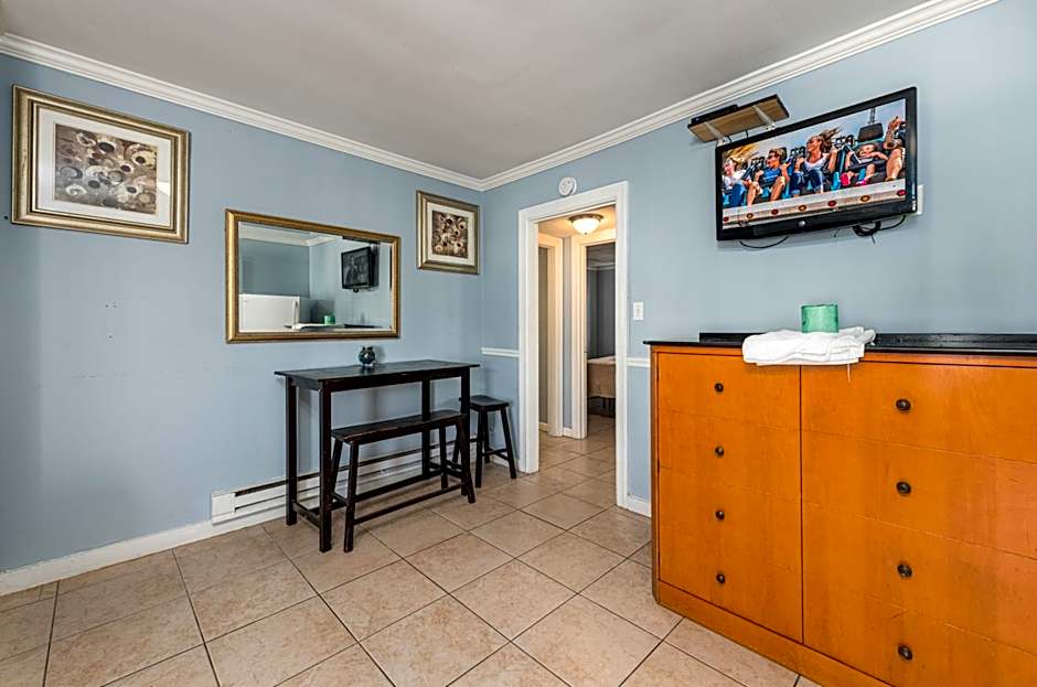 Boardwalk Hotel Charlee & Apartments Beach Hotel Oceanfront