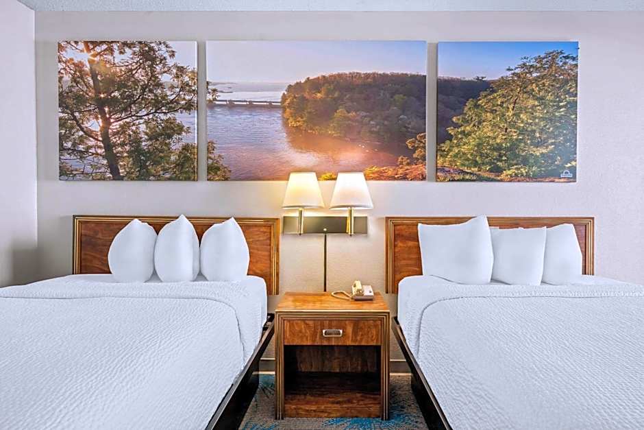 Days Inn by Wyndham Dubuque