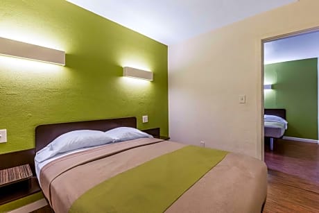 Deluxe Quadruple Room - Smoking