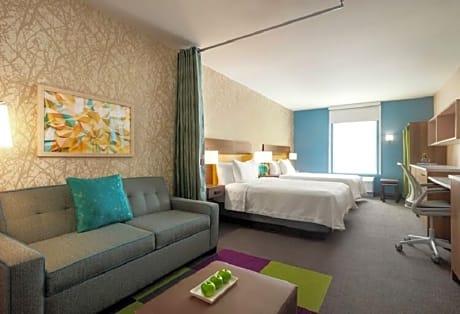 2 Queen Beds 1 Bedroom Suite