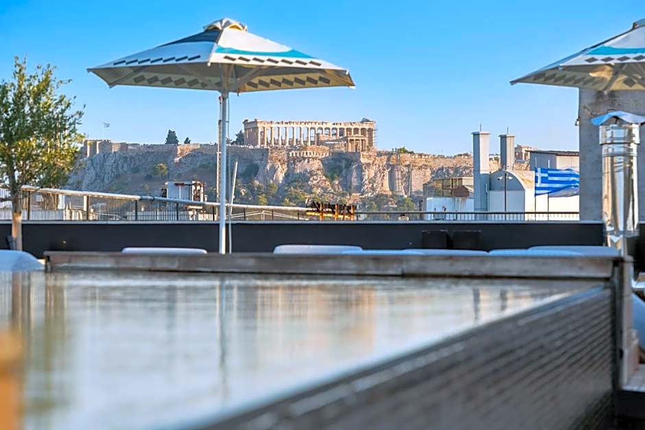 Skylark, Aluma Hotel & Resort