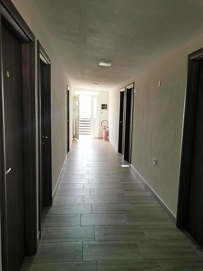 Diva Kompani Rooms