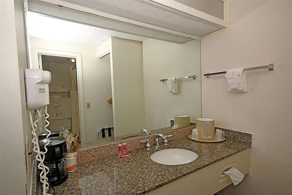 Americas Best Value Inn Pilot Mountain