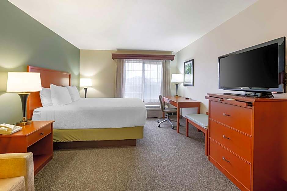 Photo 1 of 10 of 1 King Bed
