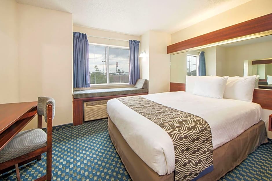 Microtel Inn & Suites by Wyndham Tulsa - Catoosa Route 66