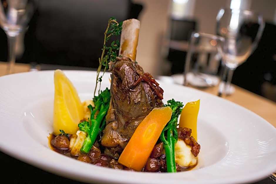 La Mon Hotel & Country Club