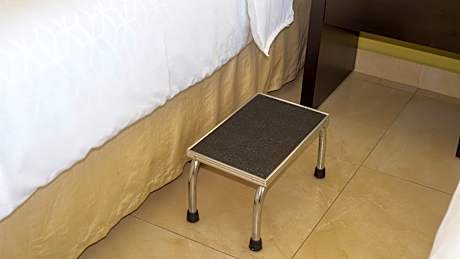 2 Queen Beds Standard Access
