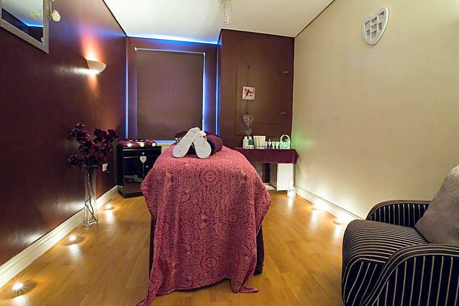 Whitewater Hotel & Spa