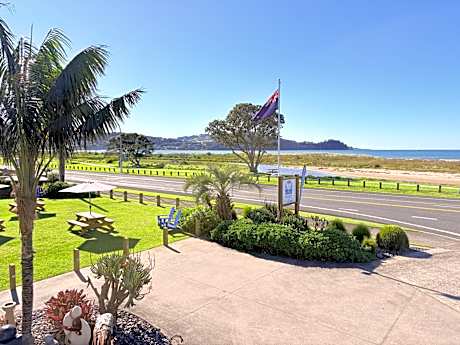 Baileys At The Beach Motel
