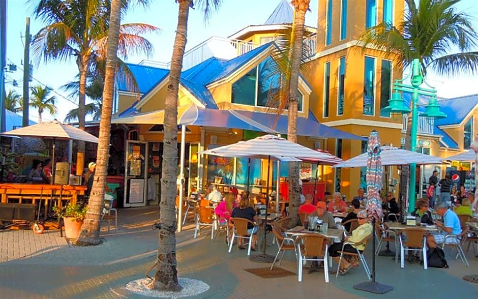 Manatee Bay Inn