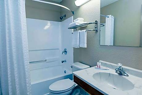 Studio Suite with Three Queen Beds - Non-Smoking