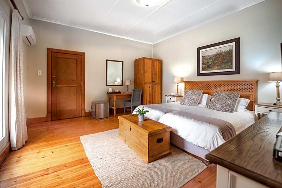 Oak Tree Lodge