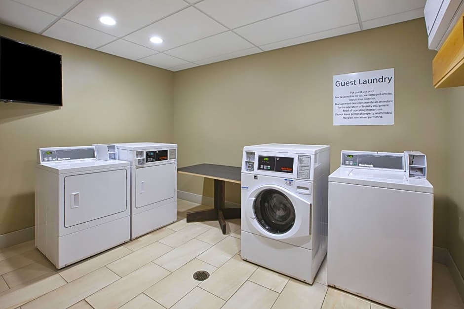 Holiday Inn Express & Suites Parkersburg East By IHG