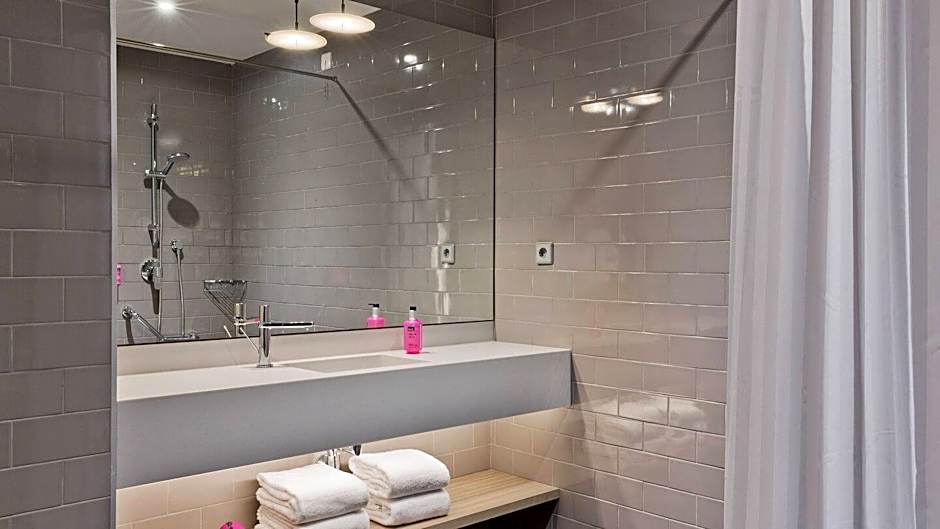 Moxy by Marriott Tbilisi