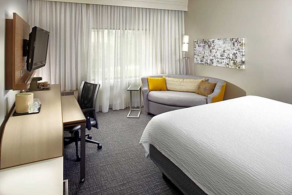 Courtyard by Marriott Detroit Brighton