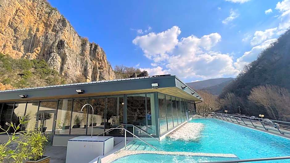 Alexandra Apartments