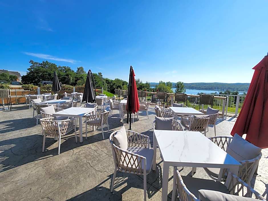 Au Sommet du Lac Magog