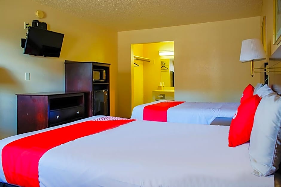 OYO Hotel Duncan, OK Hwy 81 Near Chisholm Casino