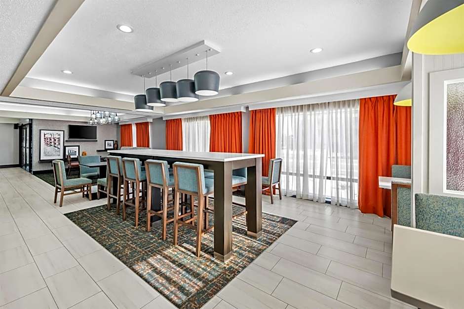 Hampton Inn By Hilton Bloomington West