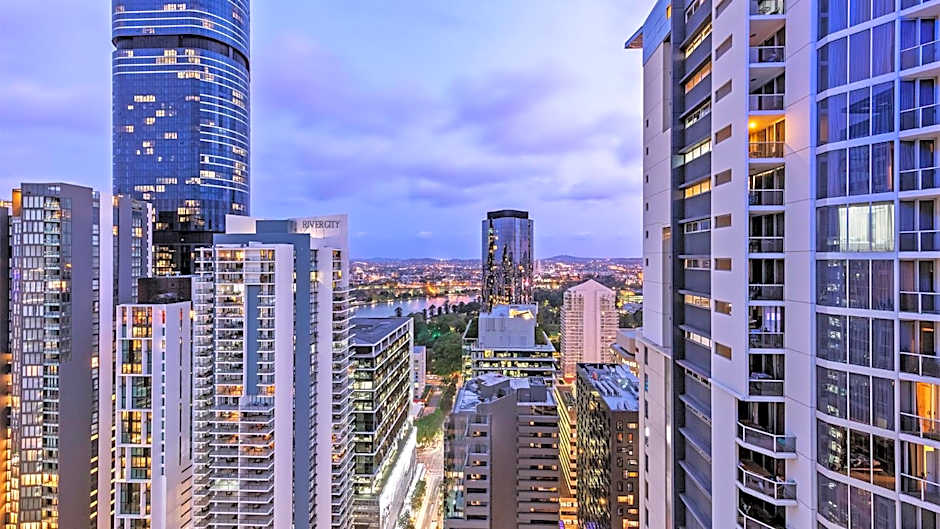 Oaks Brisbane Festival Suites