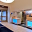 Holiday Inn Express Woodland By IHG